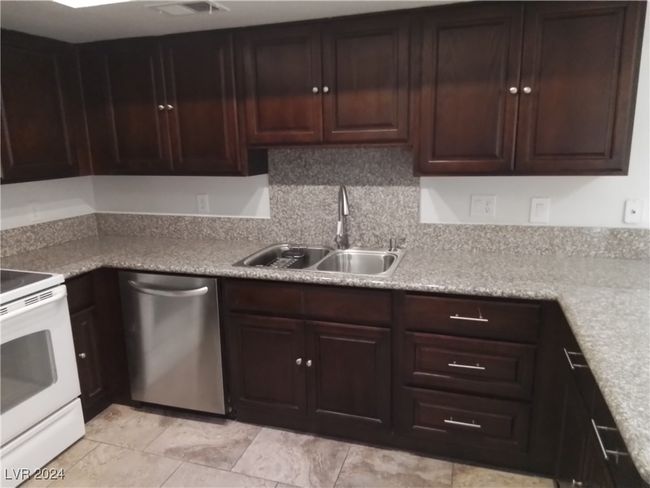 1869 Arbol Verde Way, Townhouse with 4 bedrooms, 2 bathrooms and null parking in Las Vegas NV | Image 30