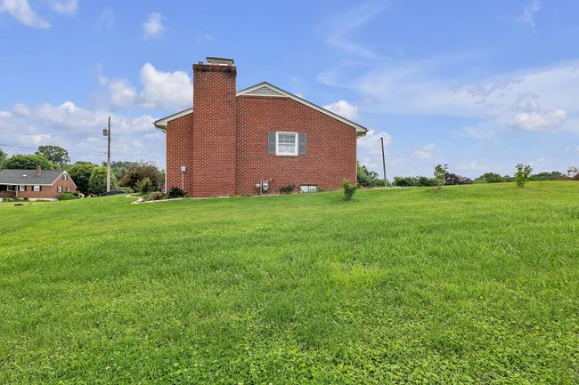 908 Middle Ave, House other with 3 bedrooms, 1 bathrooms and null parking in Marion VA | Image 4