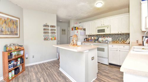 9873 Blue Ridge Way, Indianapolis, IN, 46234-5046 | Card Image