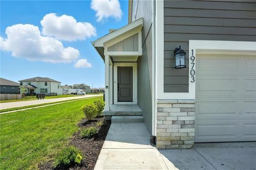 1303 S 4th St E, Louisburg, KS, 66053 | Card Image