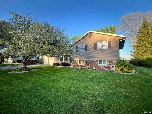 400 N Kellogg St, Yates City, IL, 61572-9252 | Card Image