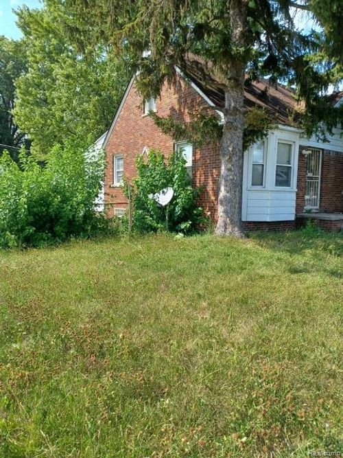 19605 Kelly Rd, Detroit, MI, 48225-1909 | Card Image