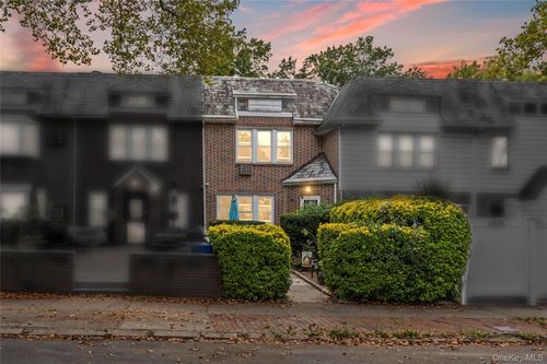 6836 Groton St, Forest Hills, NY, 11375-5156 | Card Image