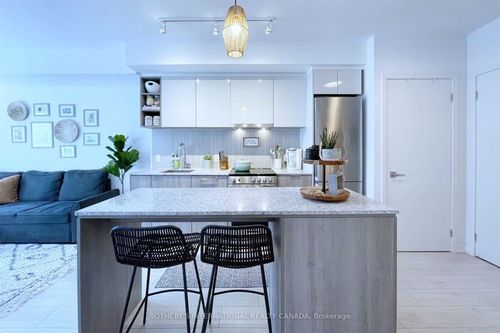 258-31 Tippett Rd, Toronto, ON, M3H0C8 | Card Image