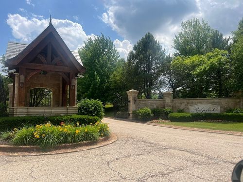 18N647 Ridgefield Blvd, Huntley, IL, 60142-8032 | Card Image