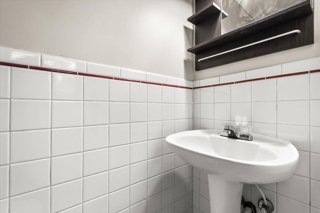 22514 Ridgeway St, House other with 2 bedrooms, 2 bathrooms and null parking in Saint Clair Shores MI | Image 13