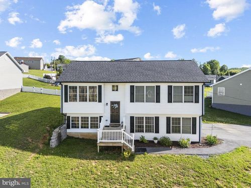 235 Locustdale Loop, SHENANDOAH, VA, 22849-1272 | Card Image
