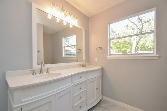 48 Artesia, Home with 3 bedrooms, 2 bathrooms and null parking in Conroe TX | Image 26