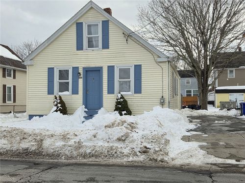 236 State St, Bristol, RI, 02809-3224 | Card Image