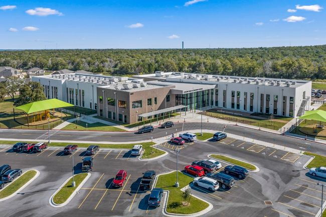 Brand new Colony Oaks Elementary School located in the middle of the neighborhood | Image 10