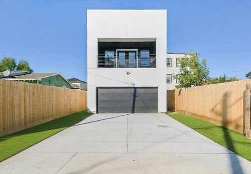 5014 Creekmont Dr, Houston, TX, 77091-5142 | Card Image