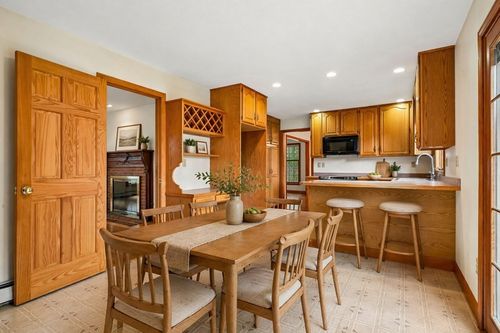 29 Parish Rd, Georgetown, MA, 01833-1227 | Card Image
