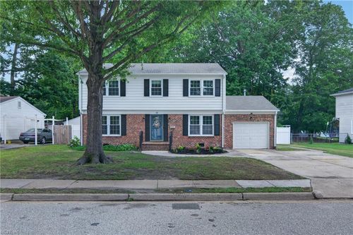 32 Ridgewood Pkwy, Newport News, VA, 23608-1919 | Card Image