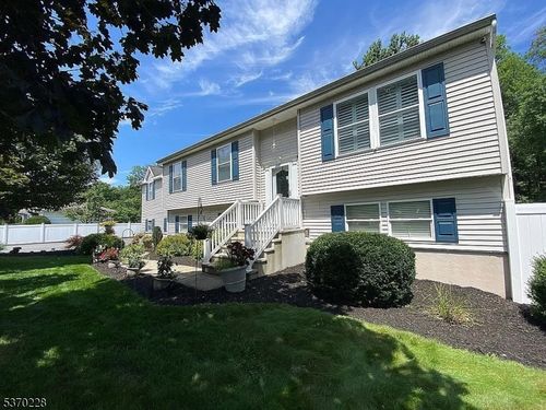185 Fresh Ponds Rd, Monroe Township, NJ, 08831-3017 | Card Image
