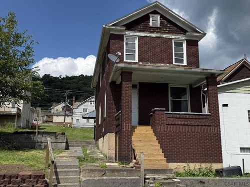213 David St, Johnstown, PA, 15902-1702 | Card Image