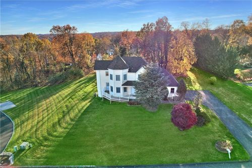 4 Sunnyridge Ct, Chestnut Ridge, NY, 10977-5902 | Card Image