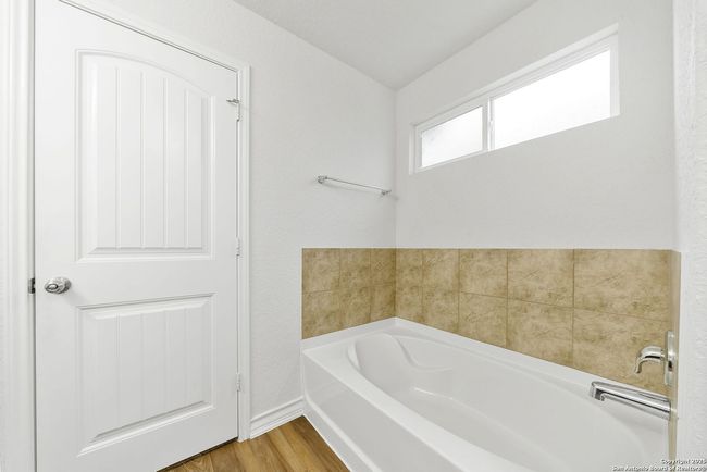 2807 Tengyc Bow, House other with 5 bedrooms, 3 bathrooms and null parking in San Antonio TX | Image 14