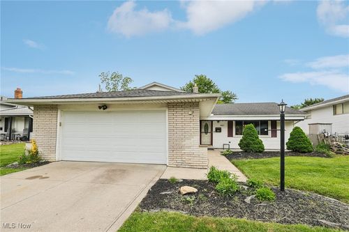 5667 Lori Drive, Bedford Heights, OH, 44146 | Card Image