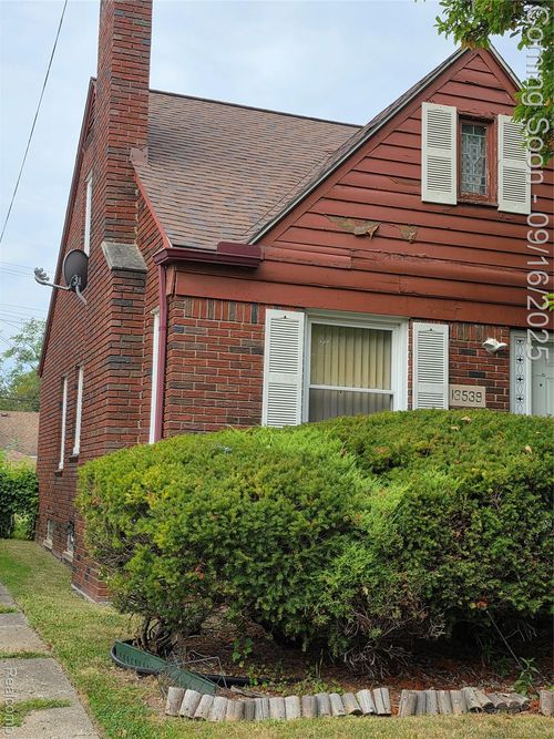 13539 Woodmont Ave, Detroit, MI, 48227-1333 | Card Image