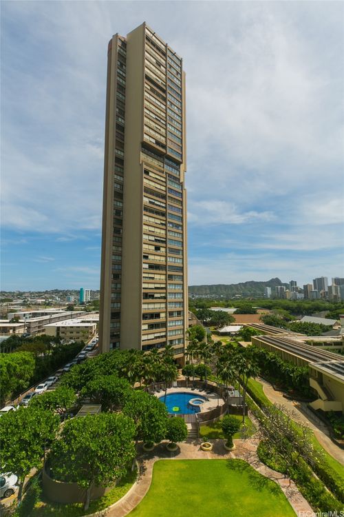 dh1001-583 Kamoku St, Honolulu, HI, 96826-5251 | Card Image