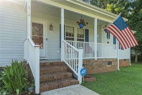 812 N Greenbriar St, Liberty, NC, 27298-3322 | Card Image