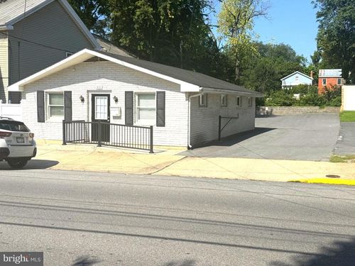 319 S Raleigh St, Martinsburg, WV, 25401-2638 | Card Image