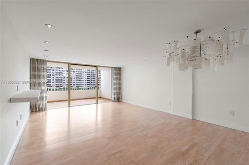 apt-611-199 Ocean Lane Dr, Miami, FL, 33149-1650 | Card Image