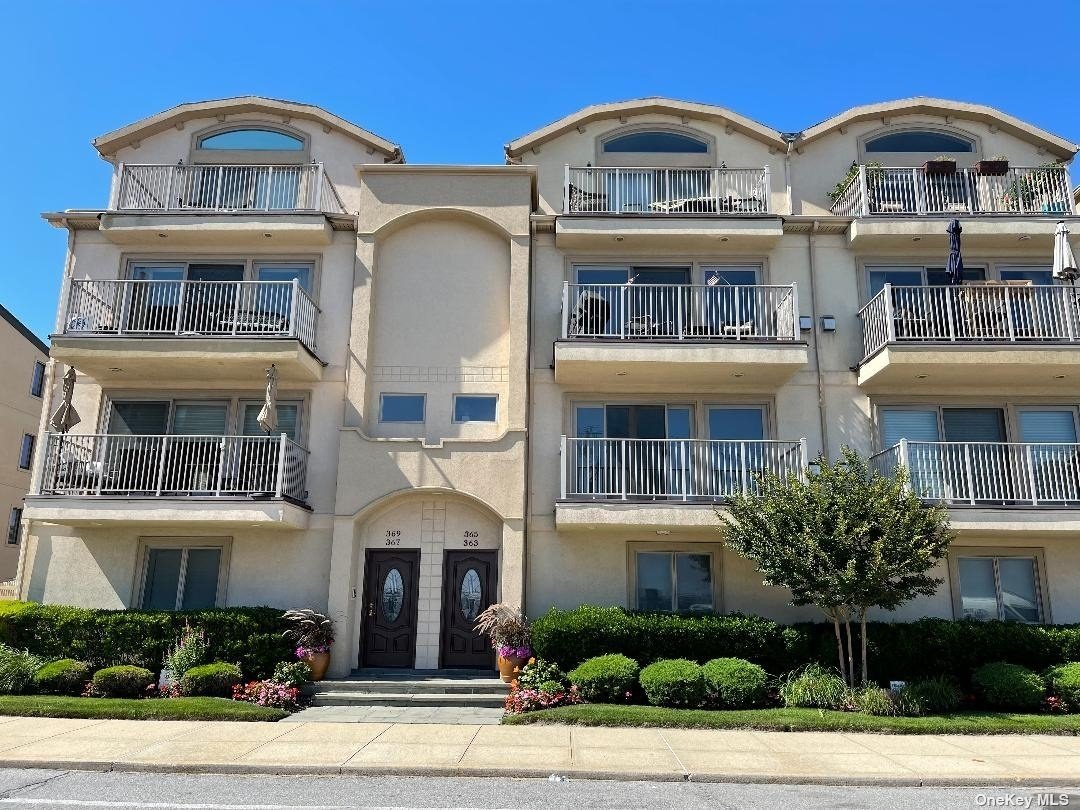 Broadway , Long Beach, NY 11561