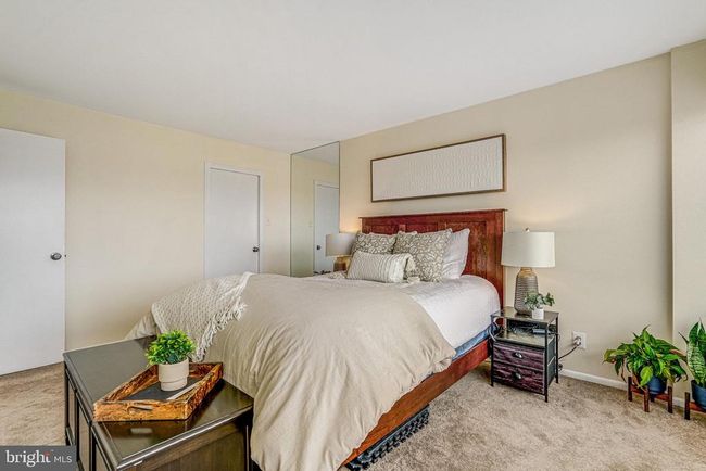 UNIT-1207 - 5340 Holmes Run Pkwy, Condo with 2 bedrooms, 1 bathrooms and null parking in ALEXANDRIA VA | Image 13