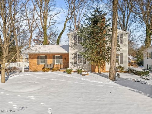 2246 Stoner Ave Ne, Massillon, OH, 44646-4935 | Card Image