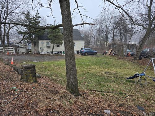 13 Waldron Ave, Nyack, NY, 10960-2932 | Card Image