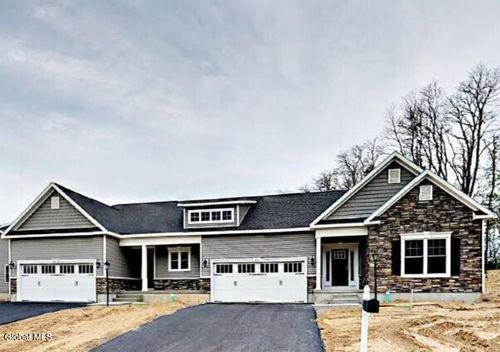 2 Boggs St, Mechanicville, NY, 12118 | Card Image