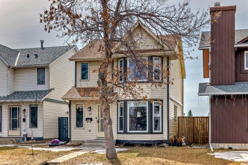 59 Castlegrove Road Ne, Home with 3 bedrooms, 1 bathrooms and 2 parking in Calgary AB | Card Image