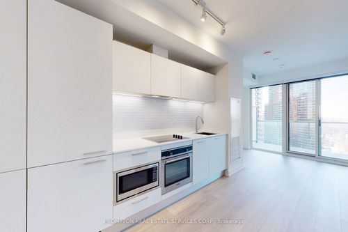 2812-3 Gloucester St, Toronto, ON, M4Y0C6 | Card Image