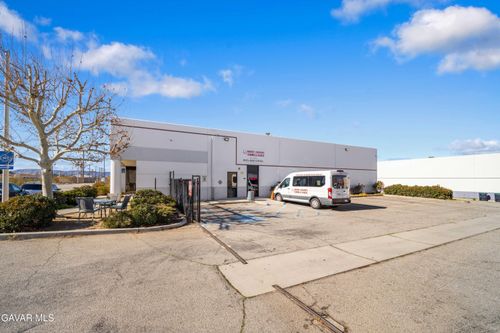 647 E Ave L 14, Lancaster, CA, 93534 | Card Image