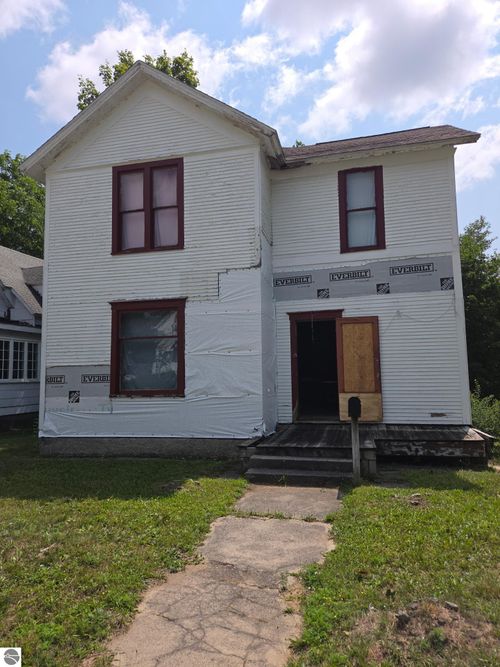 412 E Nelson, Cadillac, MI, 49601 | Card Image