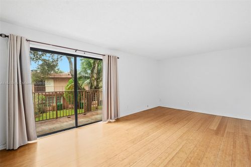 23-50 Matador Ln, Davie, FL, 33324-5542 | Card Image