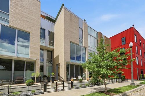 2813 Brush St, Detroit, MI, 48201-3142 | Card Image