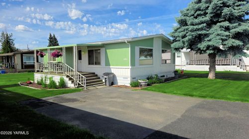 55 W Washington Ave, Yakima, WA, 98903-1548 | Card Image