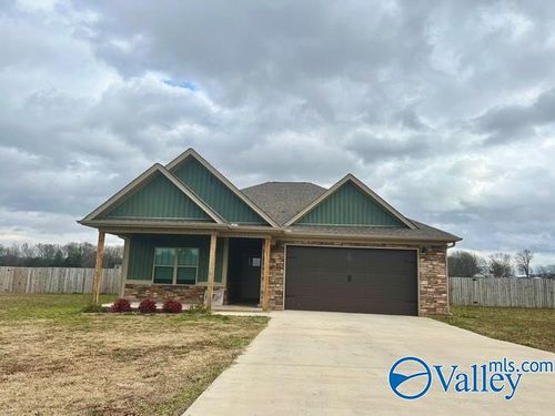15100 Blackburn Rd, Athens, AL, 35611-7488 | Card Image