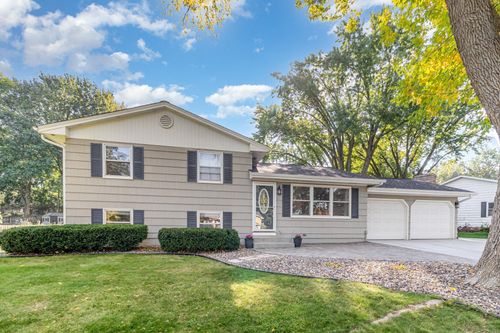 1749 Lamplight Dr, Woodbury, MN, 55125-1566 | Card Image