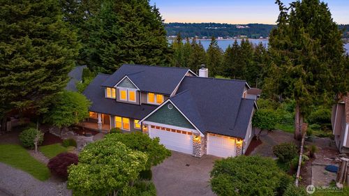 8226 Granite Dr Nw, Gig Harbor, WA, 98329-8677 | Card Image