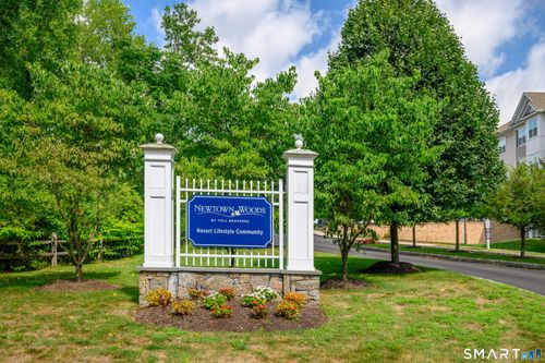 832-832 Brookside Ct, Newtown, CT, 06470-1277 | Card Image
