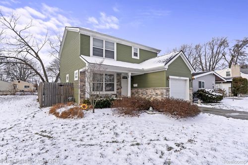 23117 Davey Ave, Hazel Park, MI, 48030-1674 | Card Image