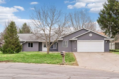 506 Woodland St, Mora, MN, 55051-1751 | Card Image