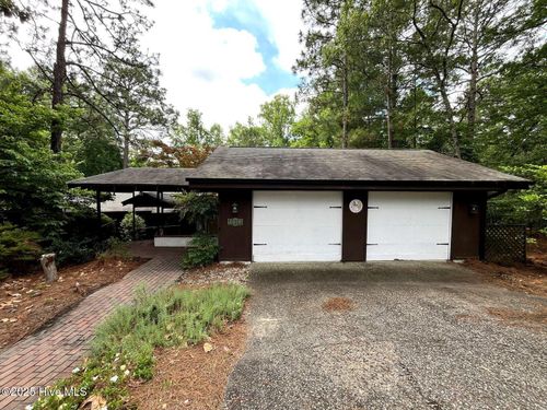 1010 Monticello Dr, Pinehurst, NC, 28374-8610 | Card Image