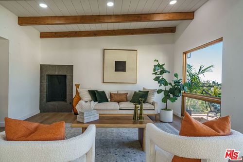 6374 Macal Pl, LOS ANGELES, CA, 90068-2830 | Card Image