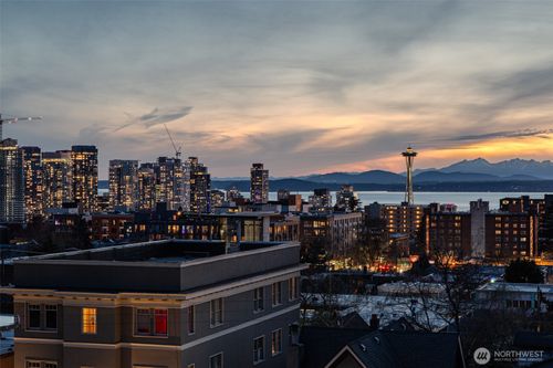 1233 E Roy St, Seattle, WA, 98102-4655 | Card Image