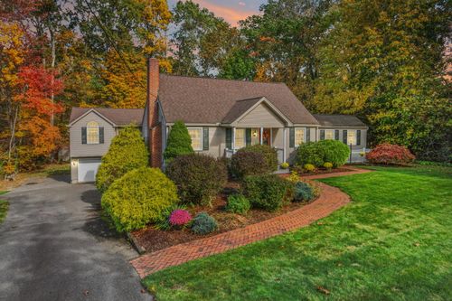 54 Pinewood Dr, Farmington, CT, 06032-1126 | Card Image