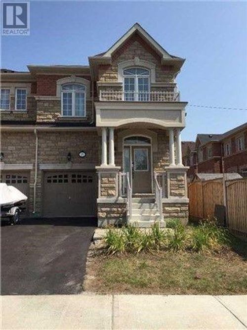 25 Spruce Pine Crescent, Vaughan (Patterson), ON, L6A4T3 | Card Image